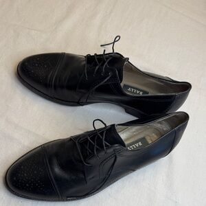 Bally Men's Elegant Black Leather Cap Toe Oxfords size 8.5